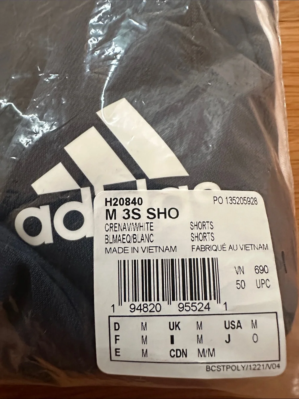 adidas Men's nwt Navy Athletic Shorts with White Three Stripes zippered pockets